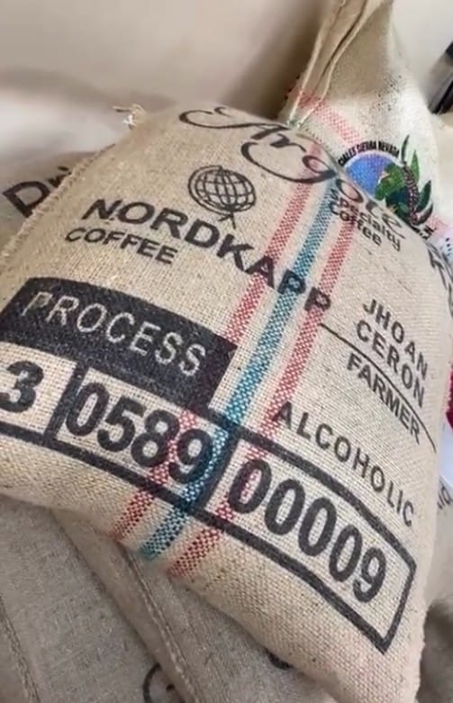 Koffie baal Jhoan Ceron